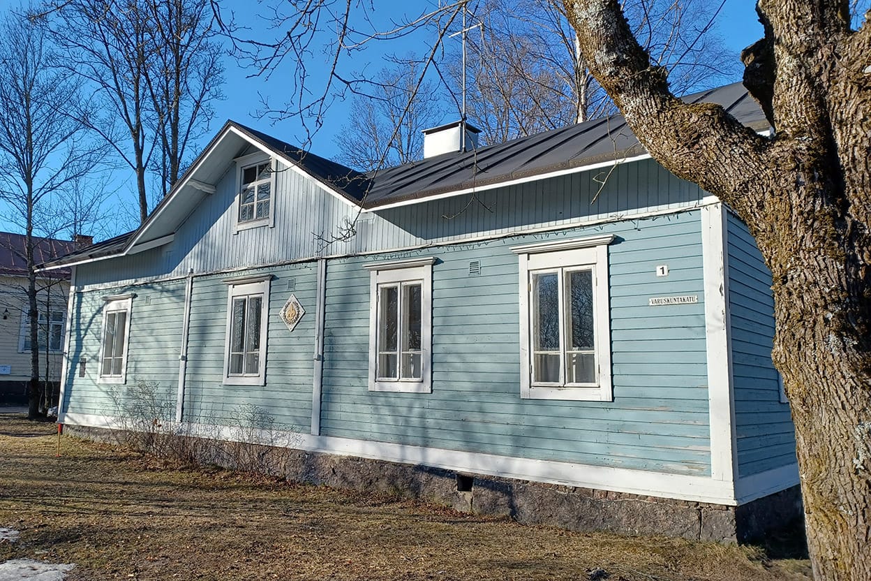 Metsäveikkojen partiotalo Kaunisnurmen Museokorttelissa